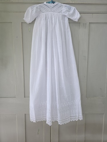Fine broidery anglaise - fine, long