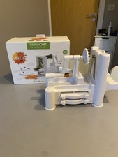 KitchenCraft Manual Spiralizer – 3 Interchangeable Blades, Suction Feet