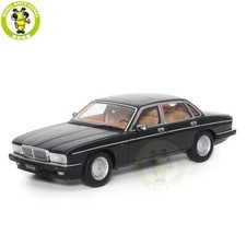 1/18 Almost Real 810543 Jaguar