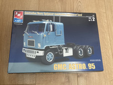 L270 AMT / ERTL Model Kit 38164 - GMC Astro 95 - 1/25 - Pts Sealed