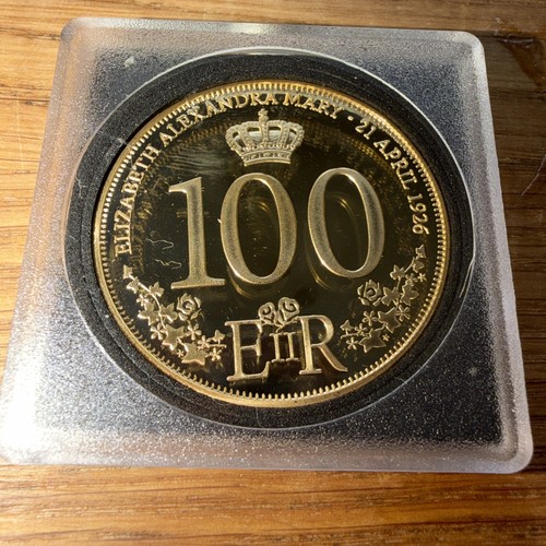 Queen elizabeth coin - elizabeth,