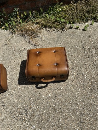 Suitcase style storage box - suitcase-style,