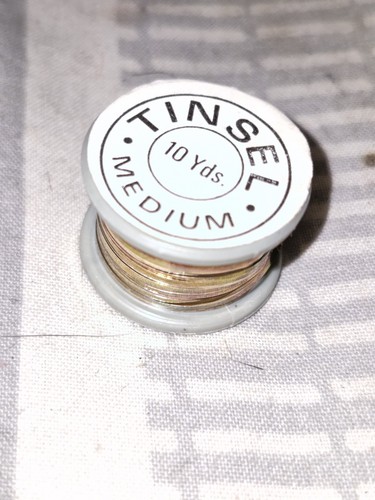 Fly tying flat tinsel - tying,