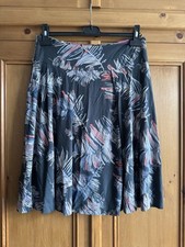 White Stuff Feather  Pattern