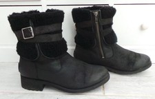 UGG AUSTRALIA REAL SUEDE AND