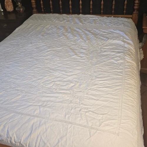 Off white linen hand - off,