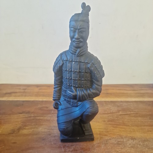 Chinese kneeling archer - ,