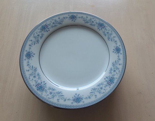 Noritake blue hill set - set, of