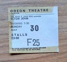 Elton John (1976) Concert