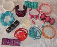 QUIRKY BRACLET PLASTIC BANGLE