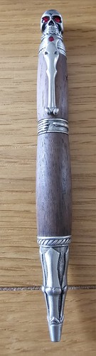 Walnut skull pen beautiful - ,