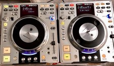 2 x Denon DN-S3500 Pair CD/MP3 Compact Player CD Deck in good condition.