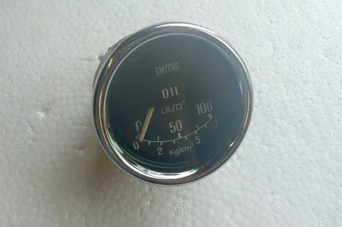 Smiths oil pressure gauge - oil,