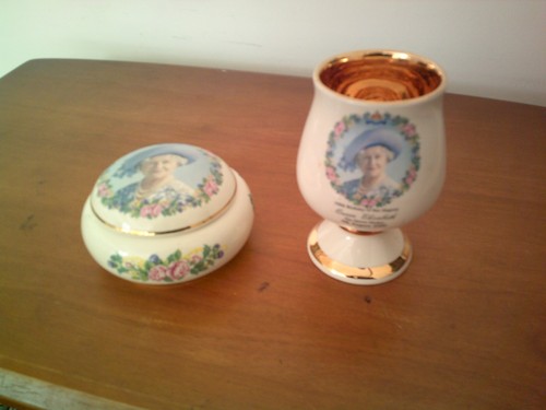 Prinknash abbey pottery queen - pottery,