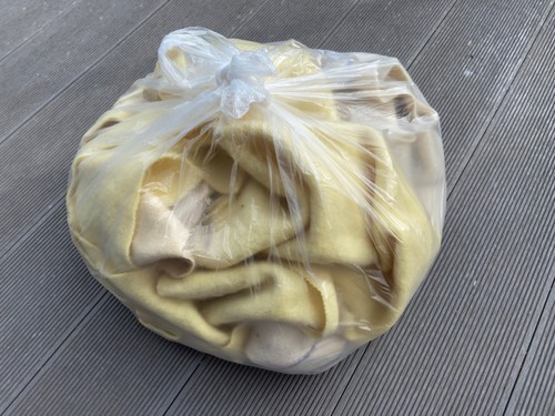 Approx bundle 100 wool - kg,