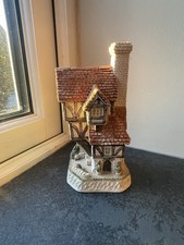 The Beekeeper’s - David Winter Cottages. Collectors Piece No. 11