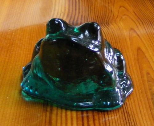 Dark green glass frog - , frog/toad