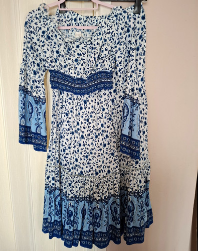 Apricot blue white - blue, floral