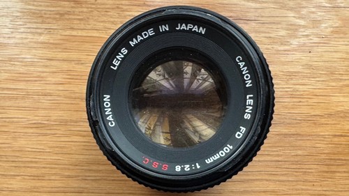 Canon 100mm 8 - f/2.8, telephoto