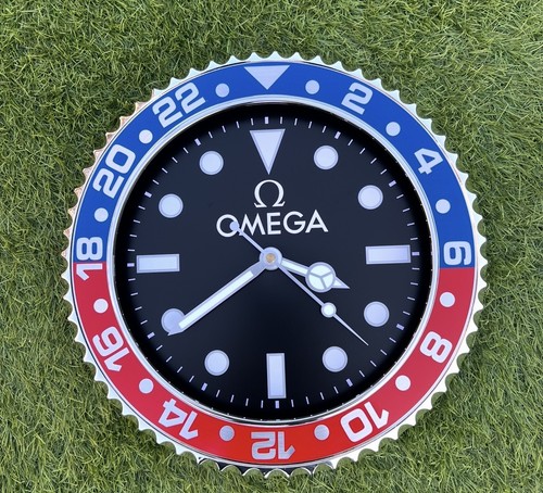 Designer wall clock 30cm round