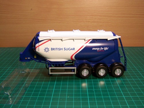Corgi trailer tri axle - corgi,