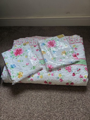 Floral quilted bedspread set - bedspread,