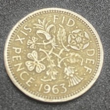 1963 Sixpence Queen Elizabeth II Featuring~Rose,Thistle,Shamrock,Leek. T18 63 