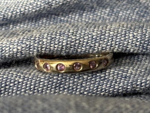 9ct gold pink sapphire - pink,