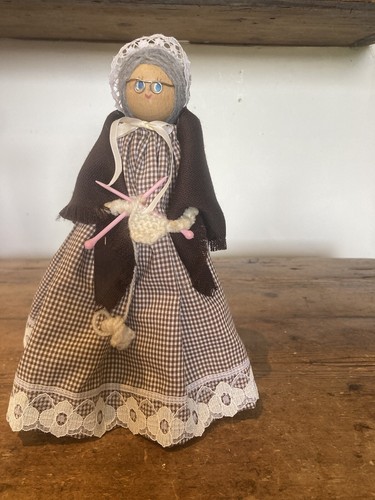 Vintage old lady knitting - vintage,