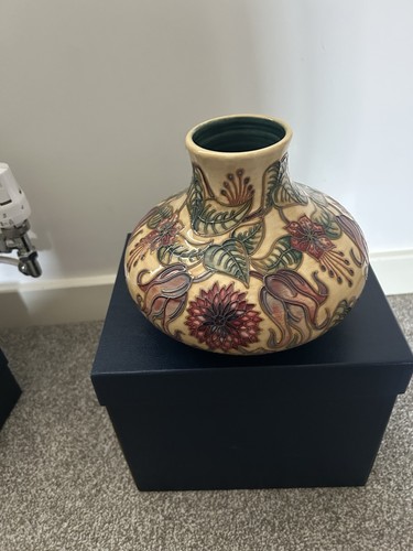 Moorcroft large ceramic - moorcroft,