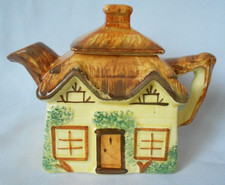 KEELE ST. POTTERY COTTAGE WARE  Decorative Vintage Small Teapot. Hand painted