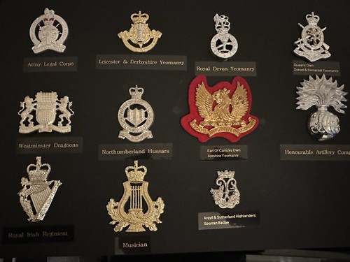 British army cap badge - british,