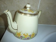 SALISBURY CHINA 16.5CM YELLOW TEAPOT WITH SPRINGTIME YELLOW/PURPLE FLOWER DESIGN