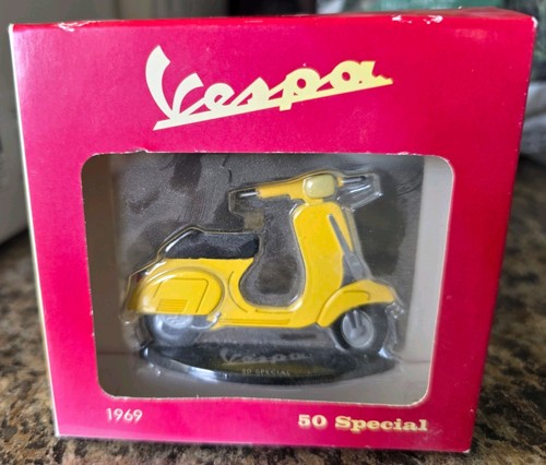 Vespa piaggio metal ornament - vespa,