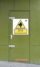 PHOTO  WARNING - POLICE DOG TRAINING AT GROSVENOR HOUSE HOTEL (CLOSED) CHARTER S