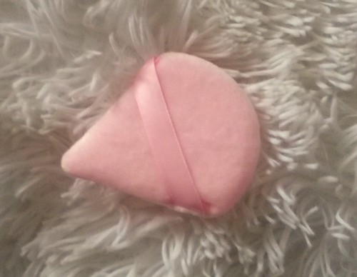 Pink triangle powder puff face - pink,