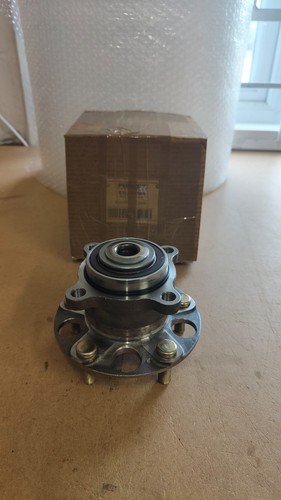 Rear left right wheel hub - left,