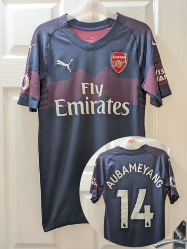 Player issue arsenal away - issue,