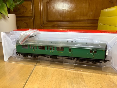 Hornby r4884a green bullied - green,