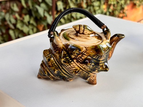 Japanese conch shell - conch, teapot