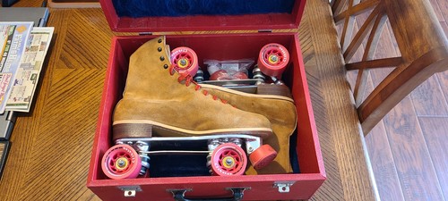 Vintage roller skates - (1980s),