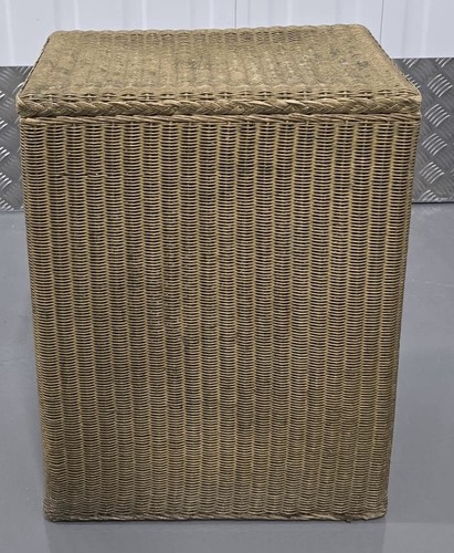Lloyd loom lusty laundry - lloyd,