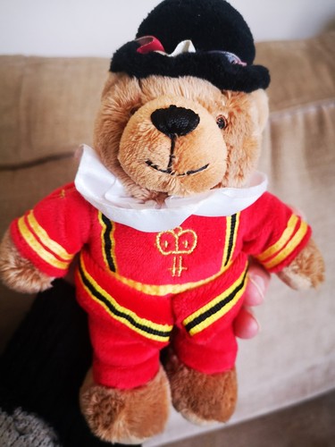Harrods beefeater bear - harrods,