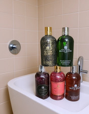 MOLTON BROWN BATH AND SHOWER