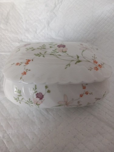 Wedgwood trinket box - trinket,