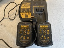 DeWALT De0246 Charger With 2 X