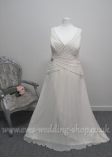 Sonsie Veromia ivory V-neck chiffon wedding dress UK 30- Style SON91759