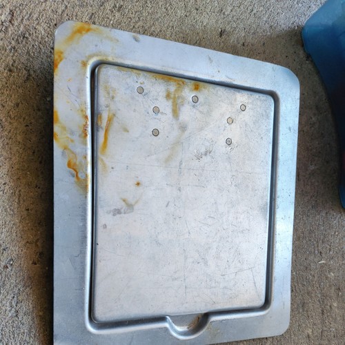 Fuel filler flap - x,