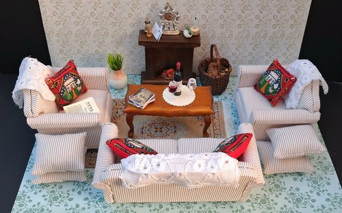 Miniature scale dolls - miniature,