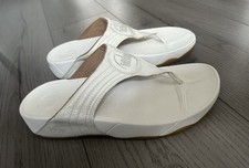NEW Fitflop Walkstar Toe Post